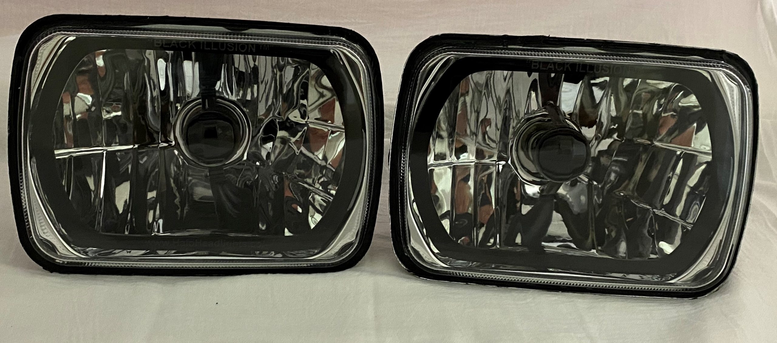 One Pair of 4x6 Inch Rectangle Elite Diamond No Halo Black illusion™ Headlights with Clear Halogen Bulbs