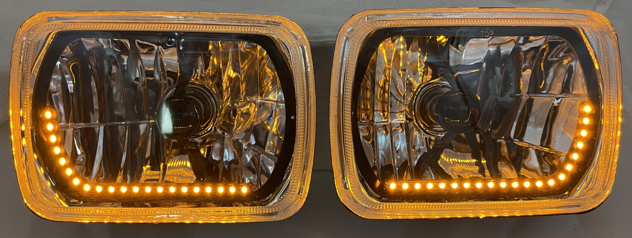 thumbnail interactive-video image 1 of Ridroid 5x7 LED Headlights – 7x6 Rectangle Hi-Lo Beam DRL – For Toyota Pickup Truck – Black Housing, 120W, 6000K 1 of 2
